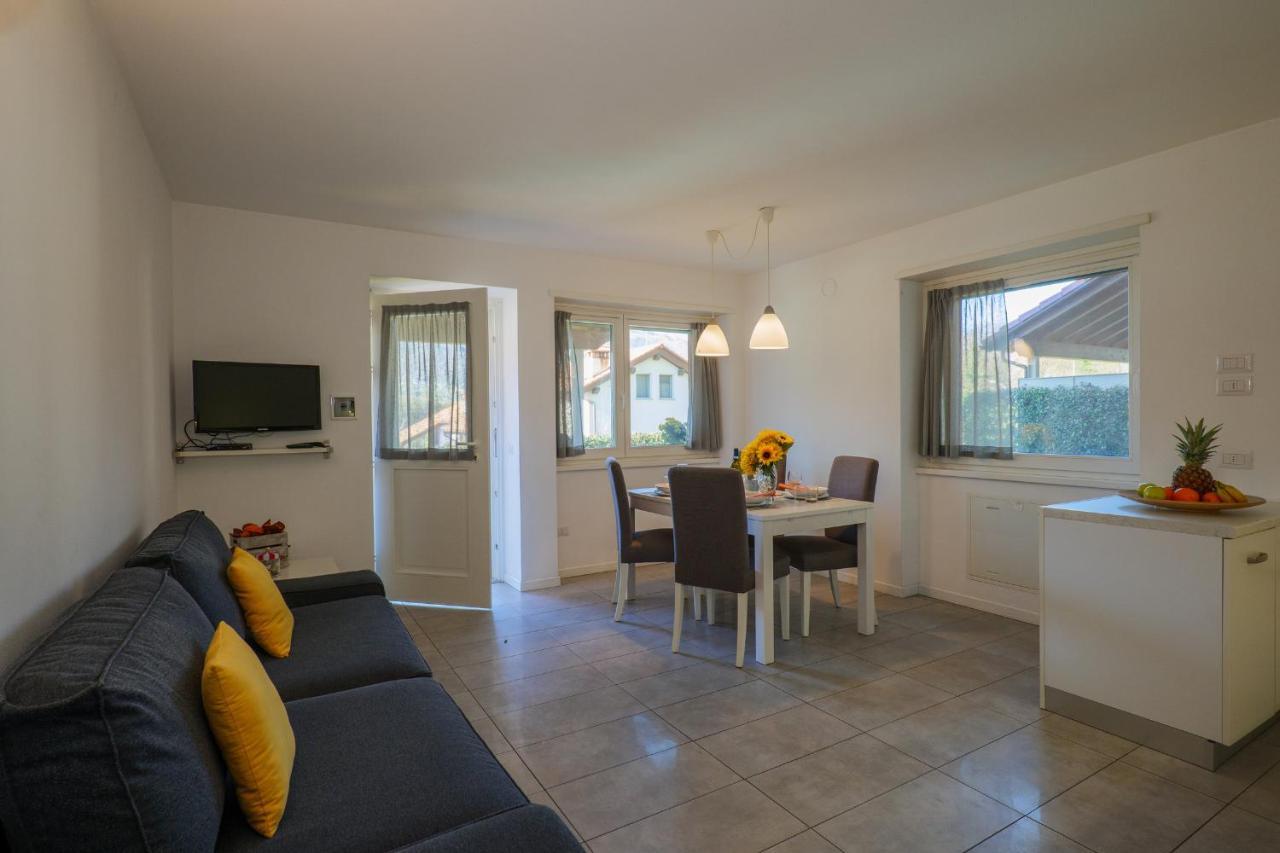 Residence Girasole Casa Rossa A Colico Dış mekan fotoğraf
