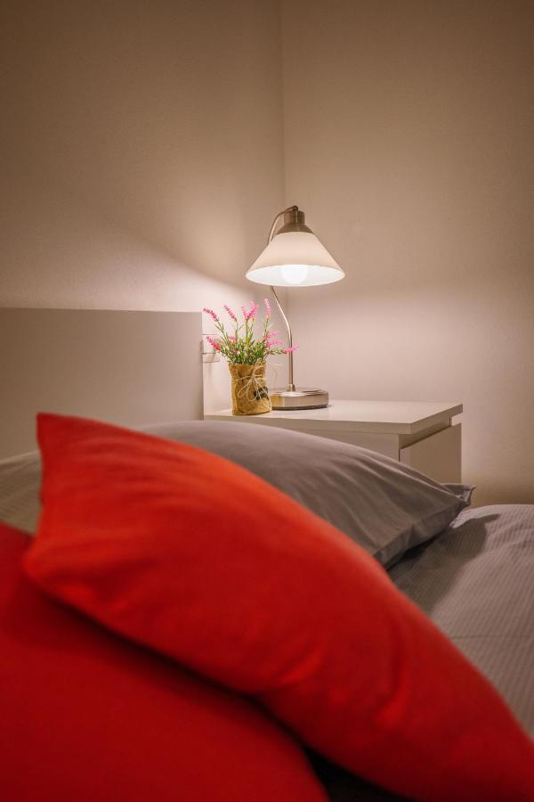 Residence Girasole Casa Rossa A Colico Dış mekan fotoğraf